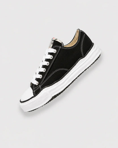 CANVAS SNEAKER