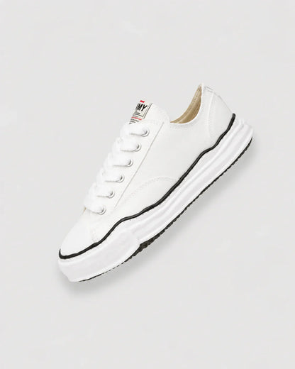CANVAS SNEAKER