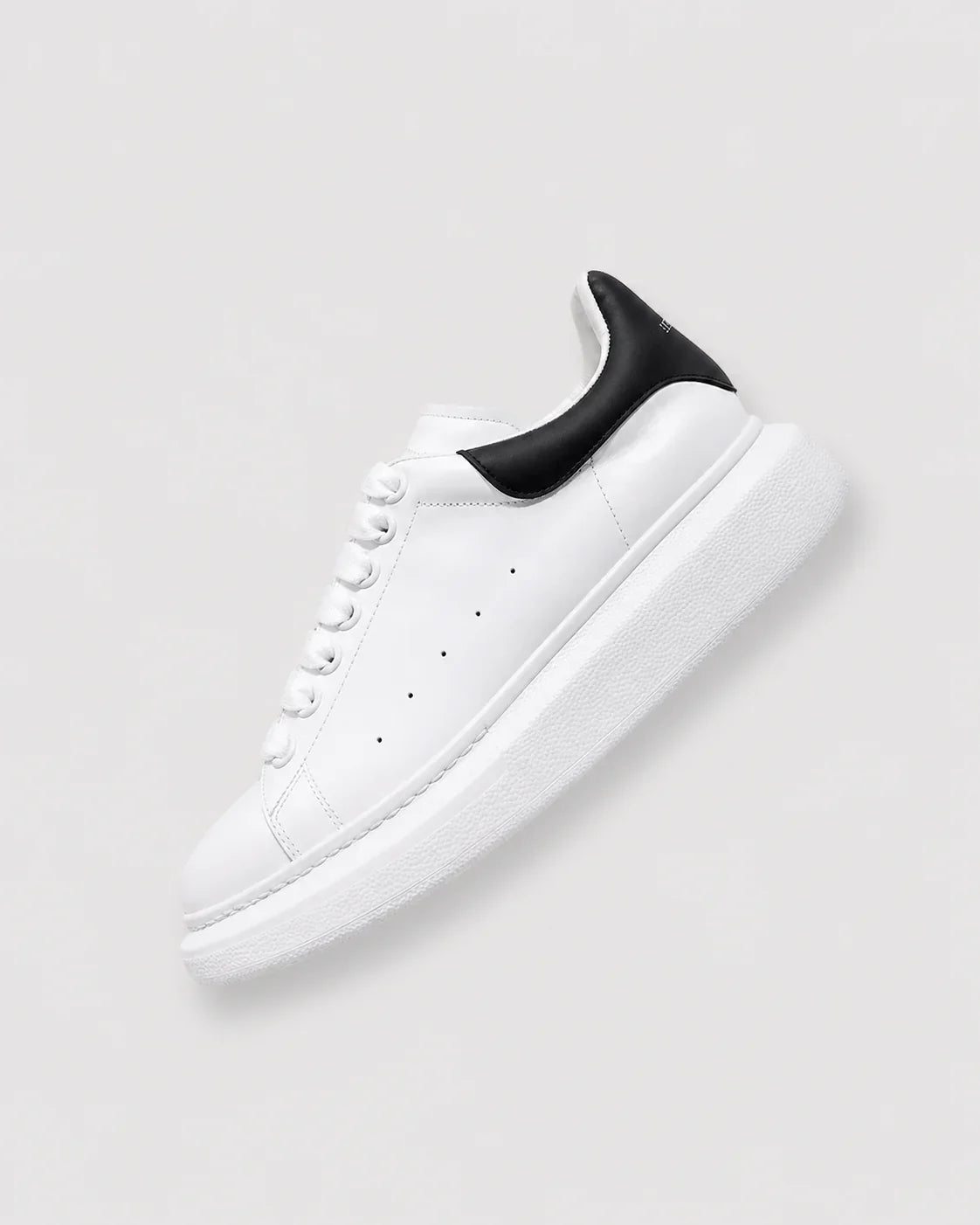 QUEEN SNEAKER