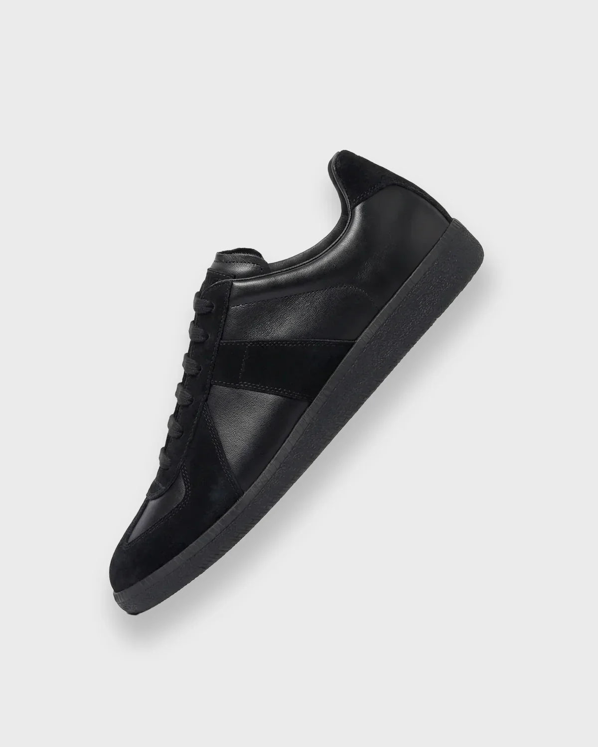 VOYAGE SNEAKER